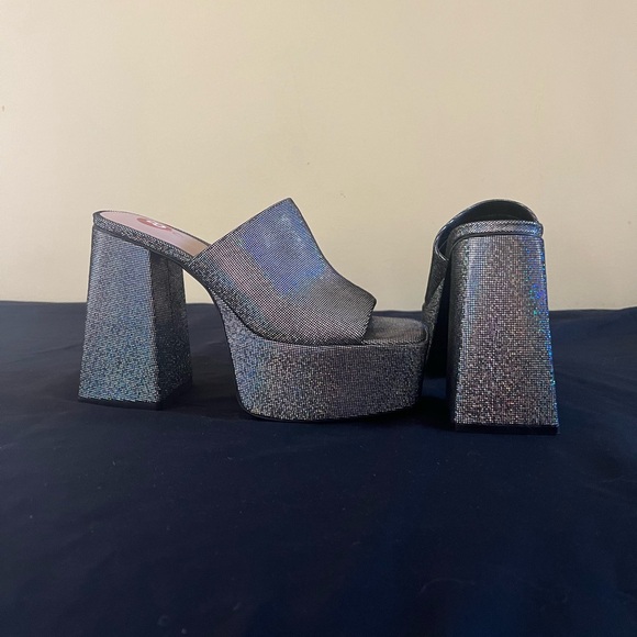 Aldo Xillenia Heel in Silver Size 8 - Picture 2 of 4